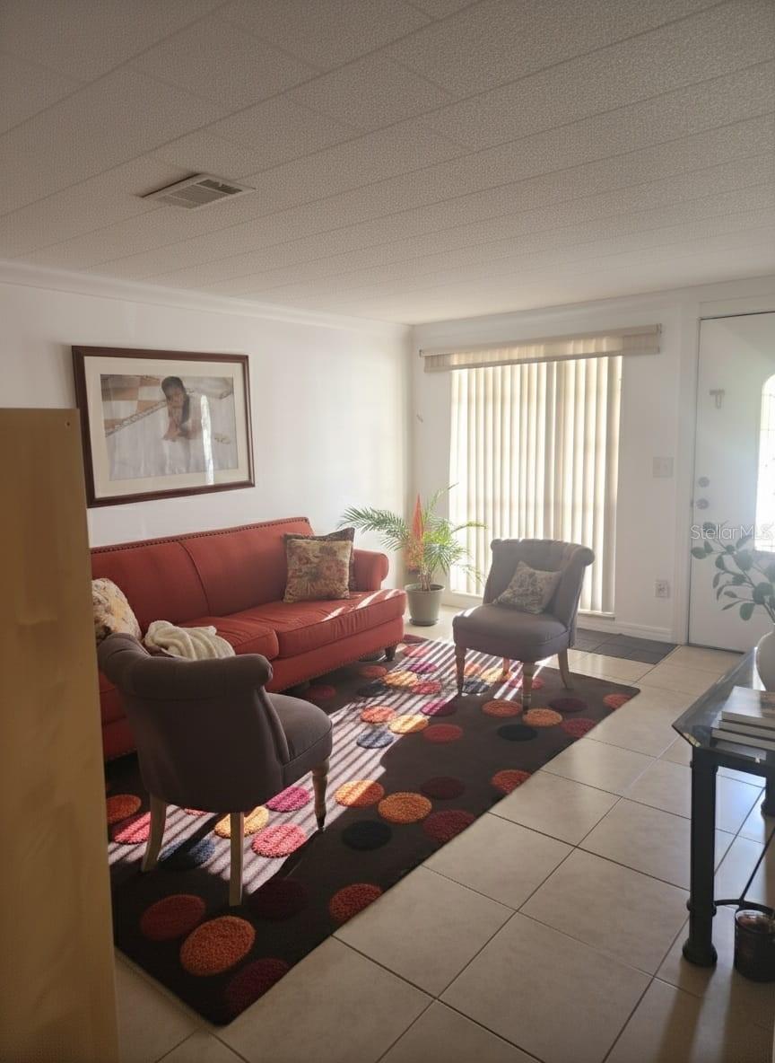 7912 WOODVALE CIRCLE