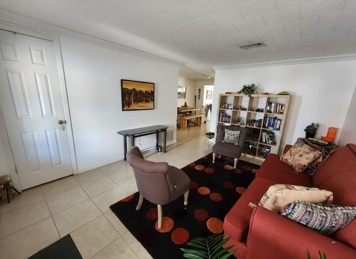 7912 WOODVALE CIRCLE