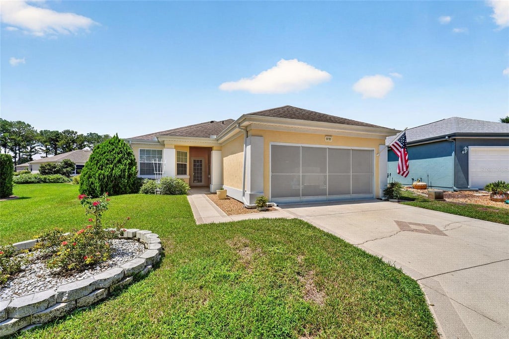 Photo of 9451 SE 132nd Loop, Summerfield, FL 34491 (MLS # OM731437)
