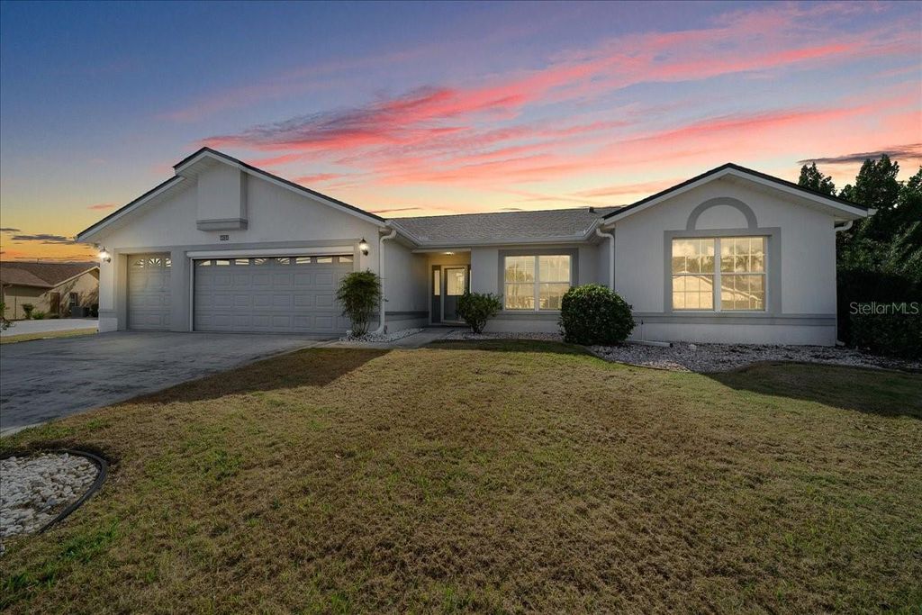 Photo of 4634 Summerbridge Circle, Leesburg, FL 34748 (MLS # G5106466)