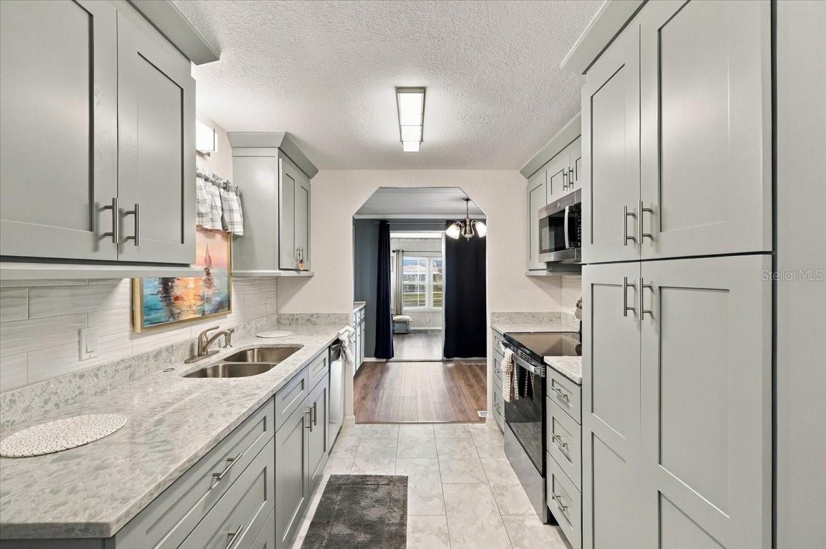 1610 REYNOLDS ROAD 10