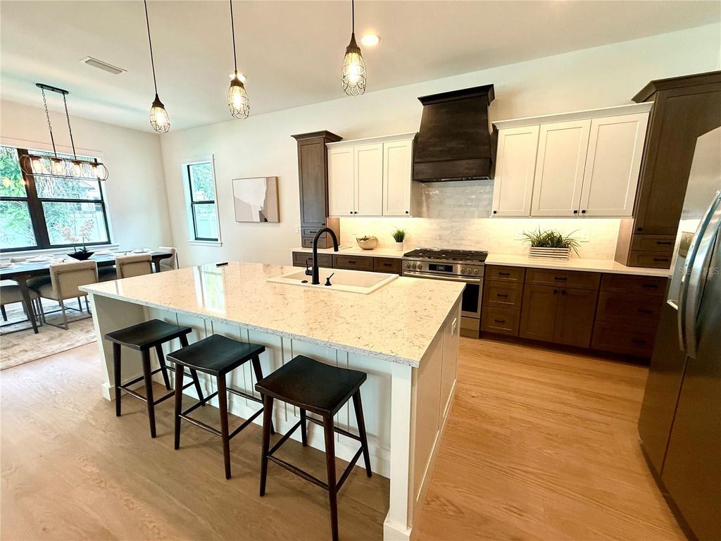 Photo of 1015 W Charter Street, Tampa, FL 33602 (MLS # TB8401427)