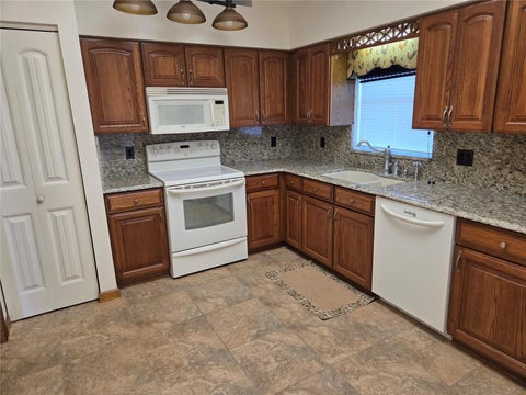 Tiny photo for 970 Cr 467, Lake Panasoffkee, FL 33538 (MLS # G5119297)