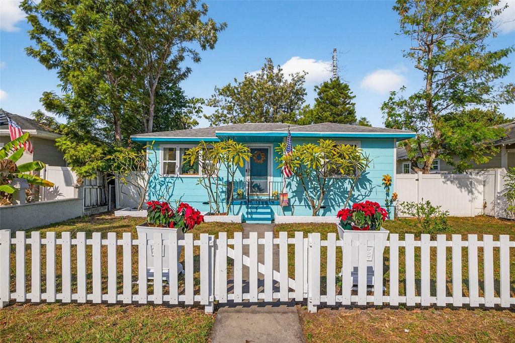 Photo of 2509 Dartmouth Avenue N, St Petersburg, FL 33713 (MLS # TB8435852)