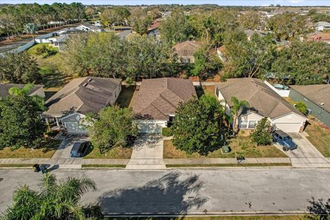 A home in AUBURNDALE