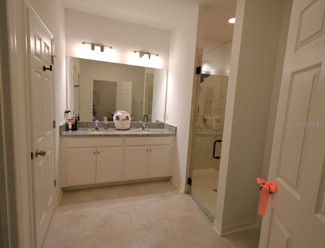 HILLTOP POINT - Residential Lease