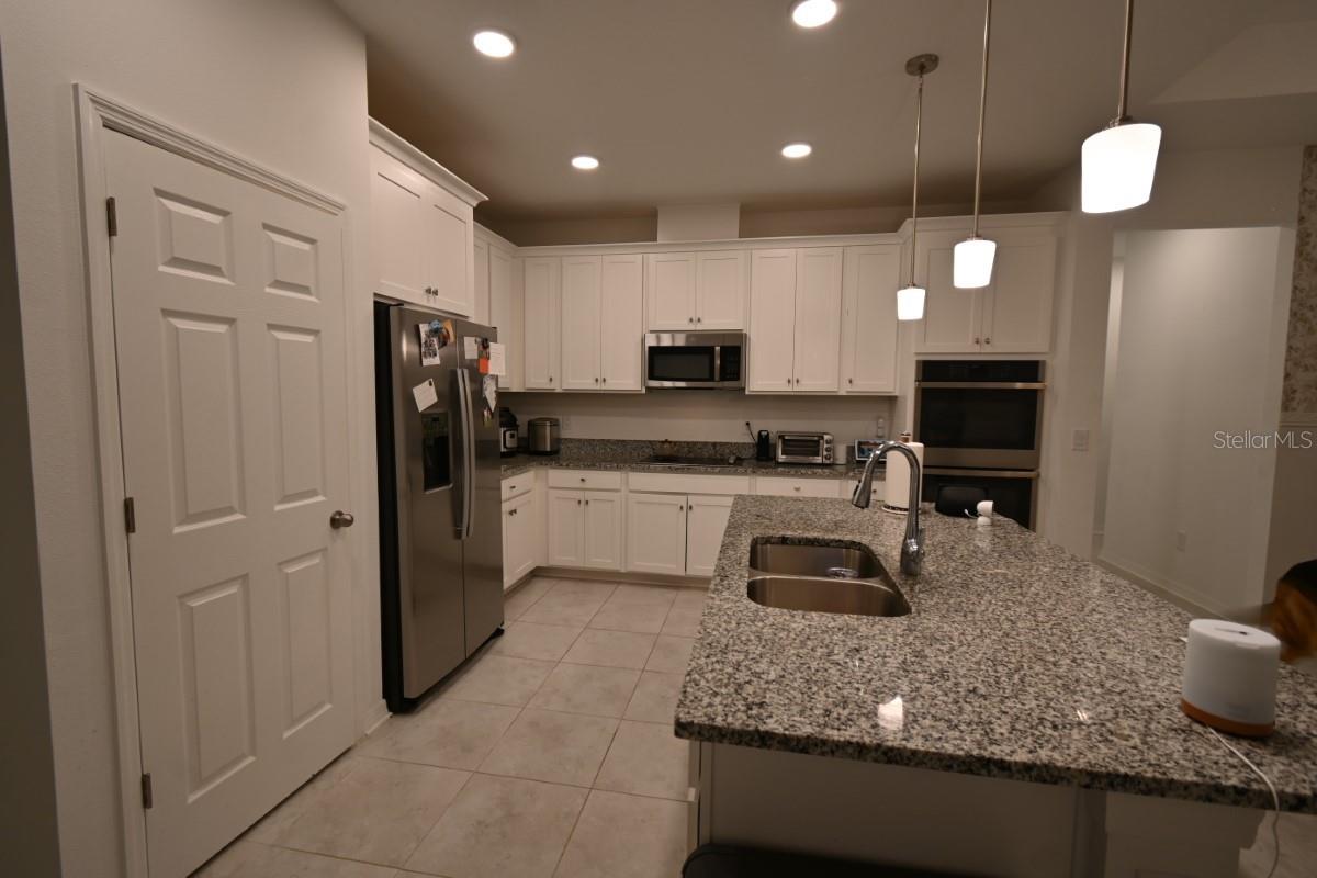 HILLTOP POINT - Residential Lease