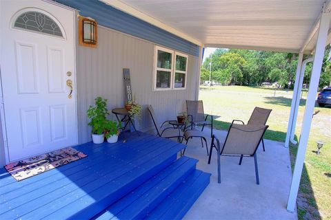 A home in AUBURNDALE