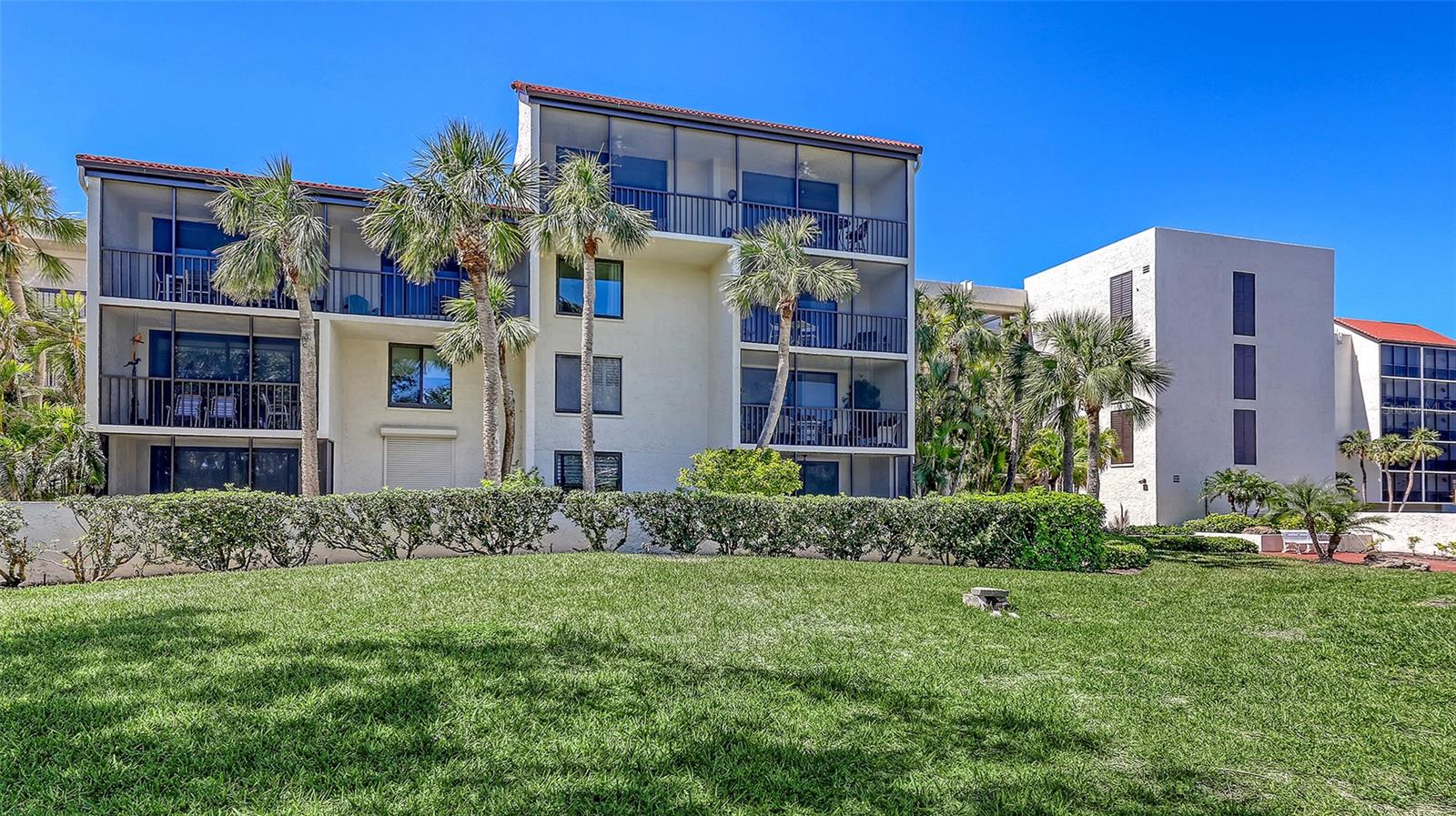 SEAPLACE VI - Residential