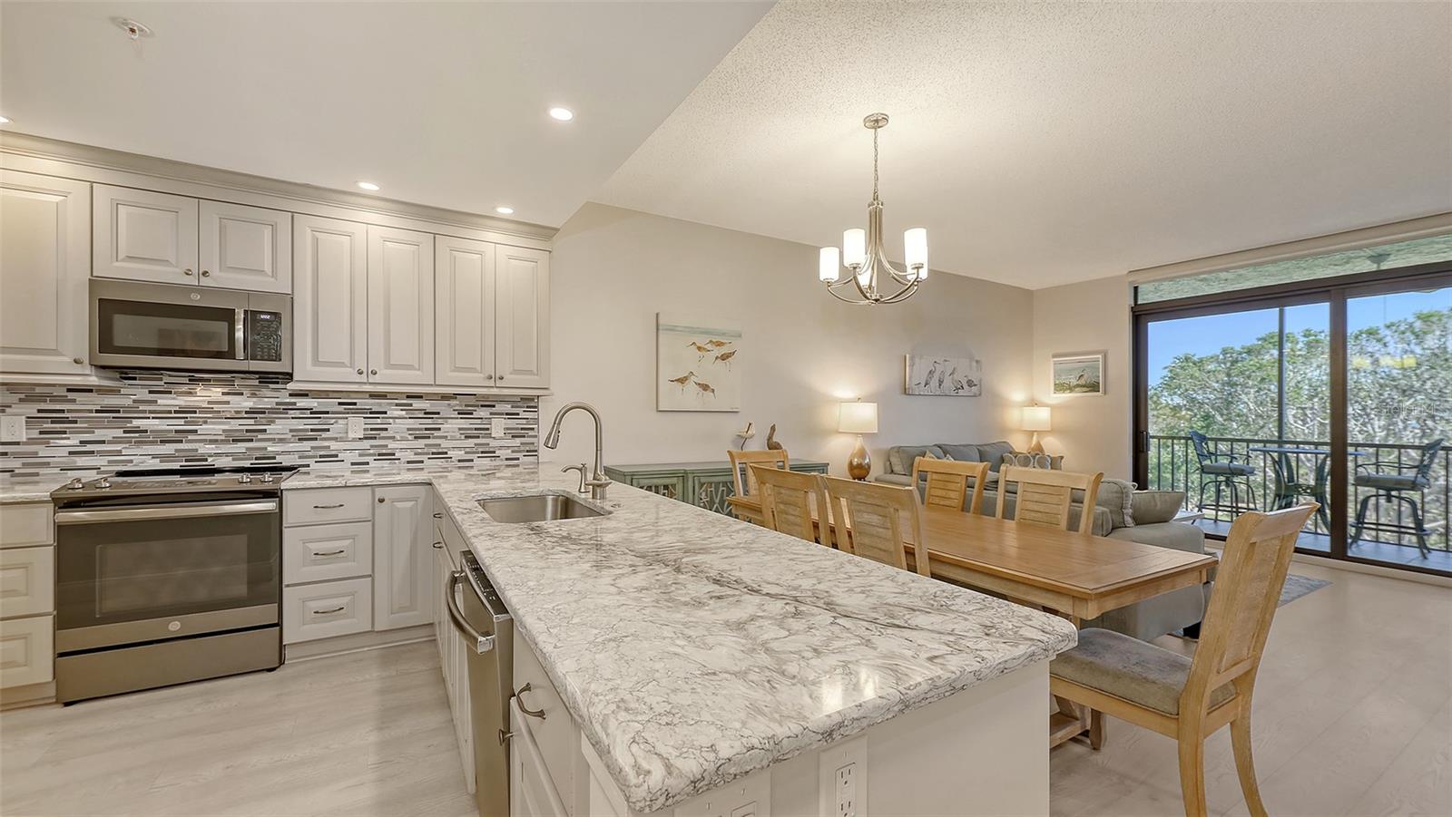 SEAPLACE VI - Residential