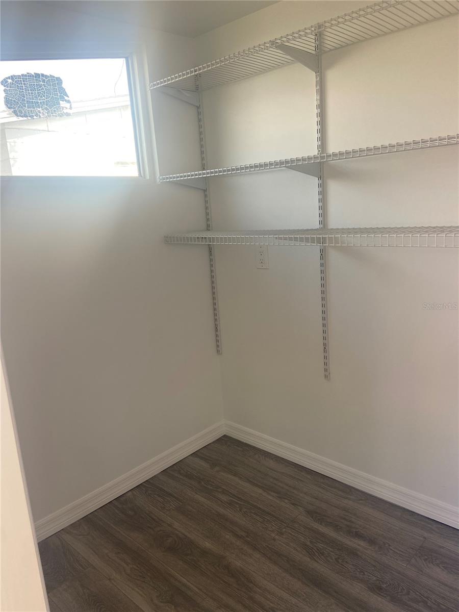 TEMPLE PARK UNIT 1 - Residential Lease