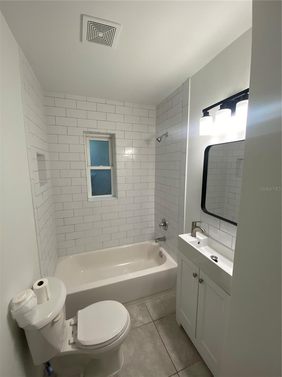 TEMPLE PARK UNIT 1 - Residential Lease