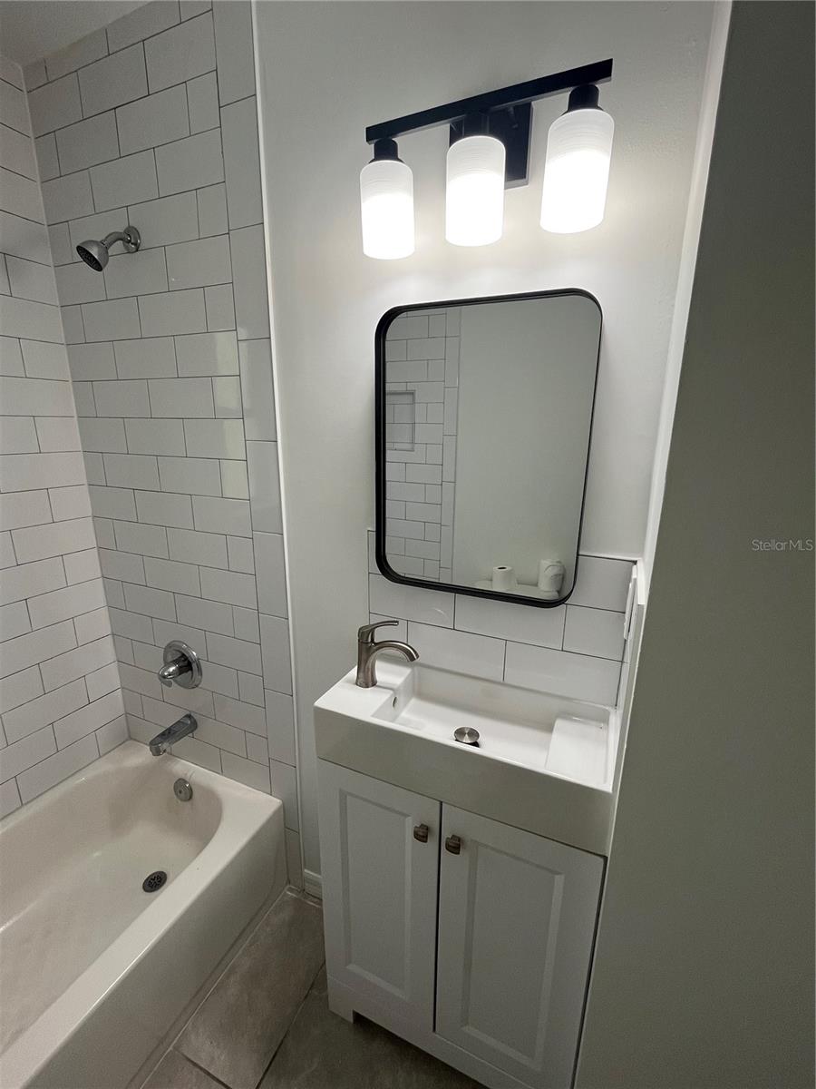 TEMPLE PARK UNIT 1 - Residential Lease