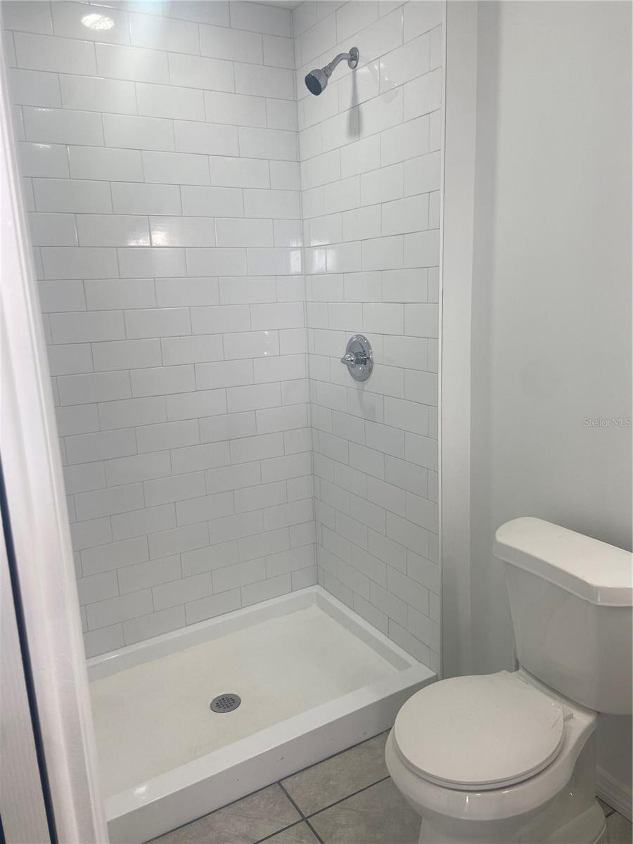 TEMPLE PARK UNIT 1 - Residential Lease