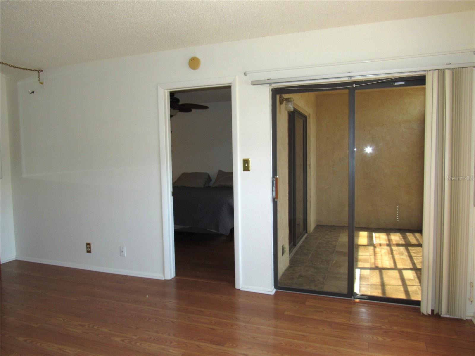 OAKS 04 - Residential