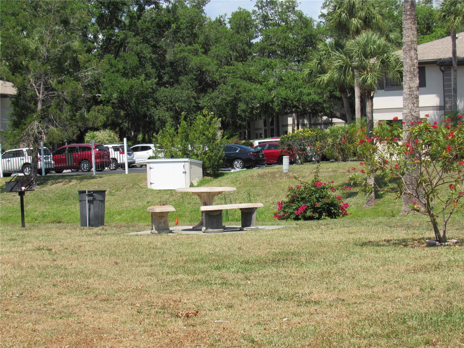 OAKS 04 - Residential