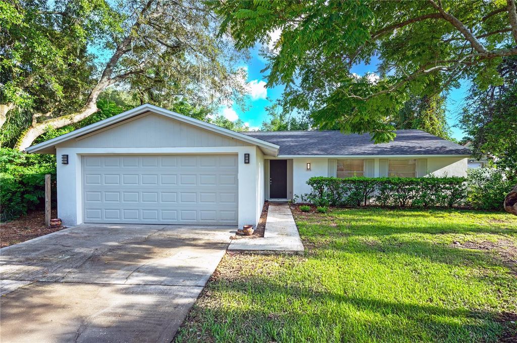 Photo of 1513 Bonniebrook Drive, Lutz, FL 33549 (MLS # TB8416843)