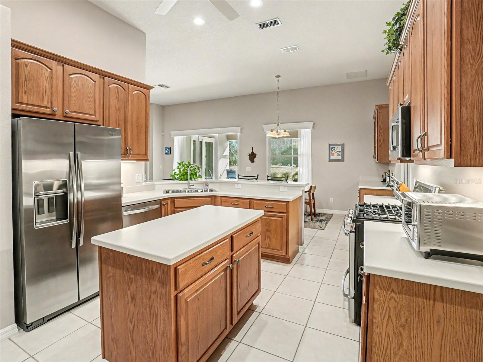 RIVIERA POINTE - Residential