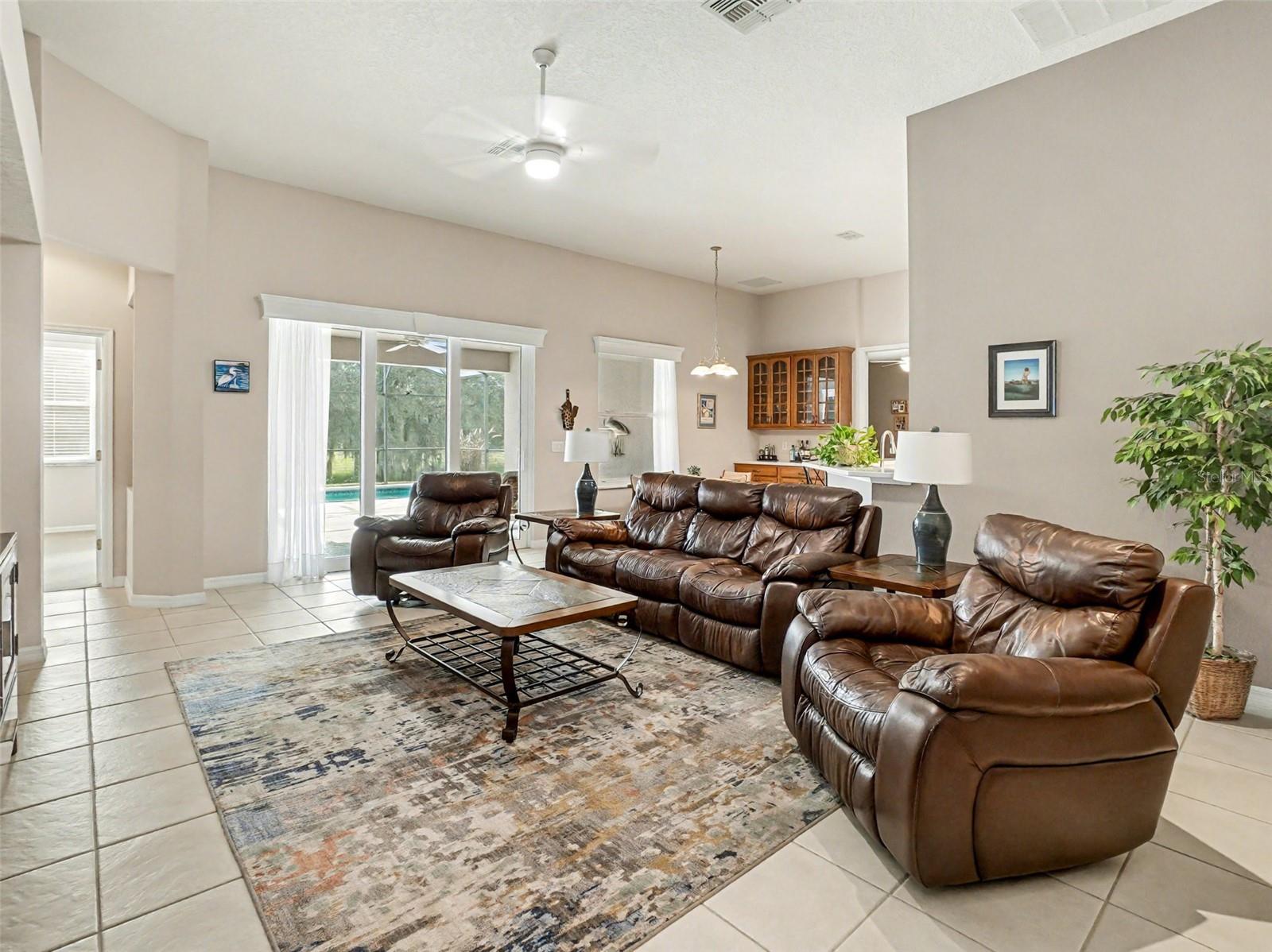 RIVIERA POINTE - Residential