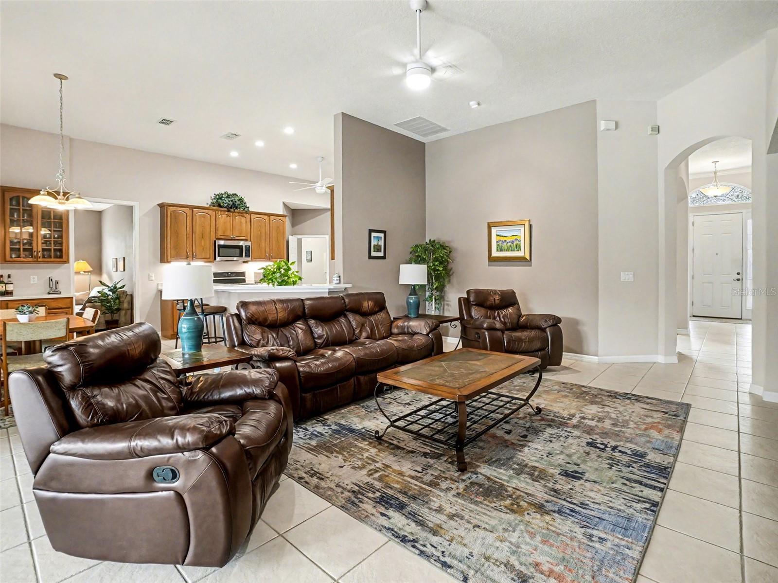 RIVIERA POINTE - Residential