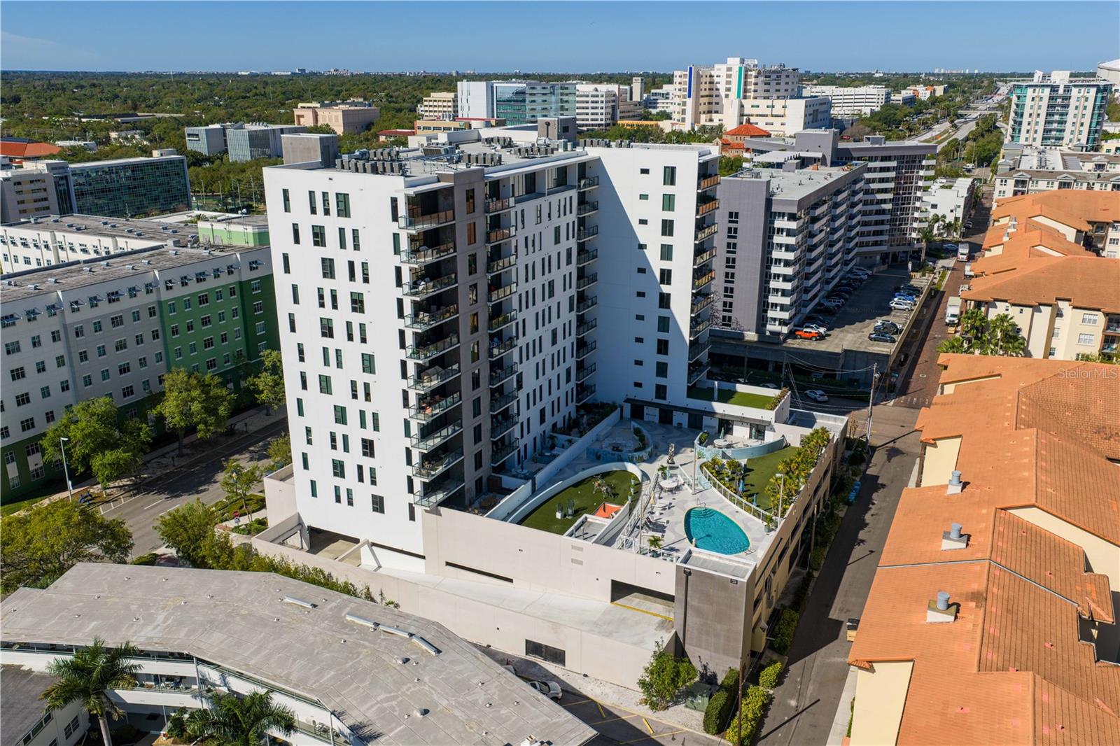 SALVADOR THE CONDO - Residential