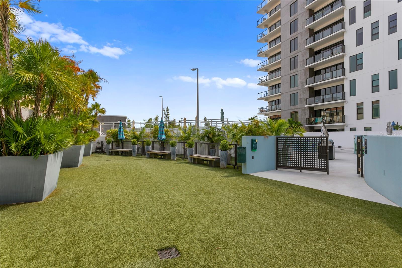 SALVADOR THE CONDO - Residential