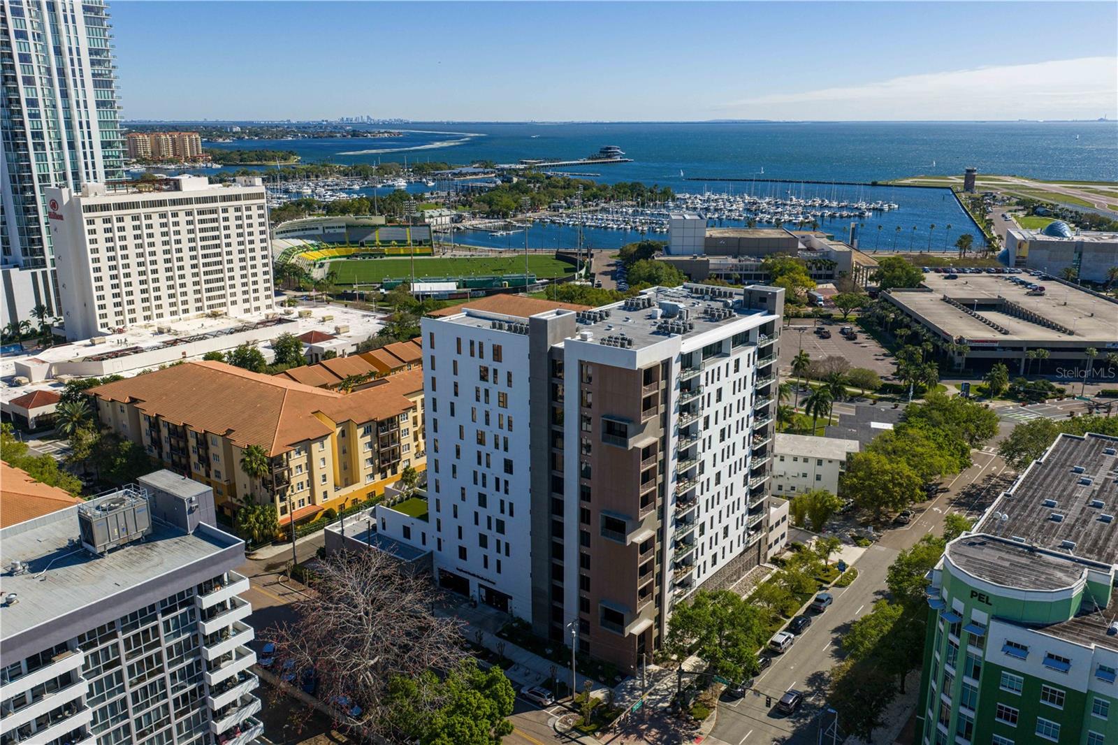 SALVADOR THE CONDO - Residential