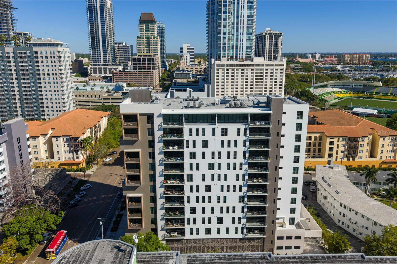 SALVADOR THE CONDO - Residential