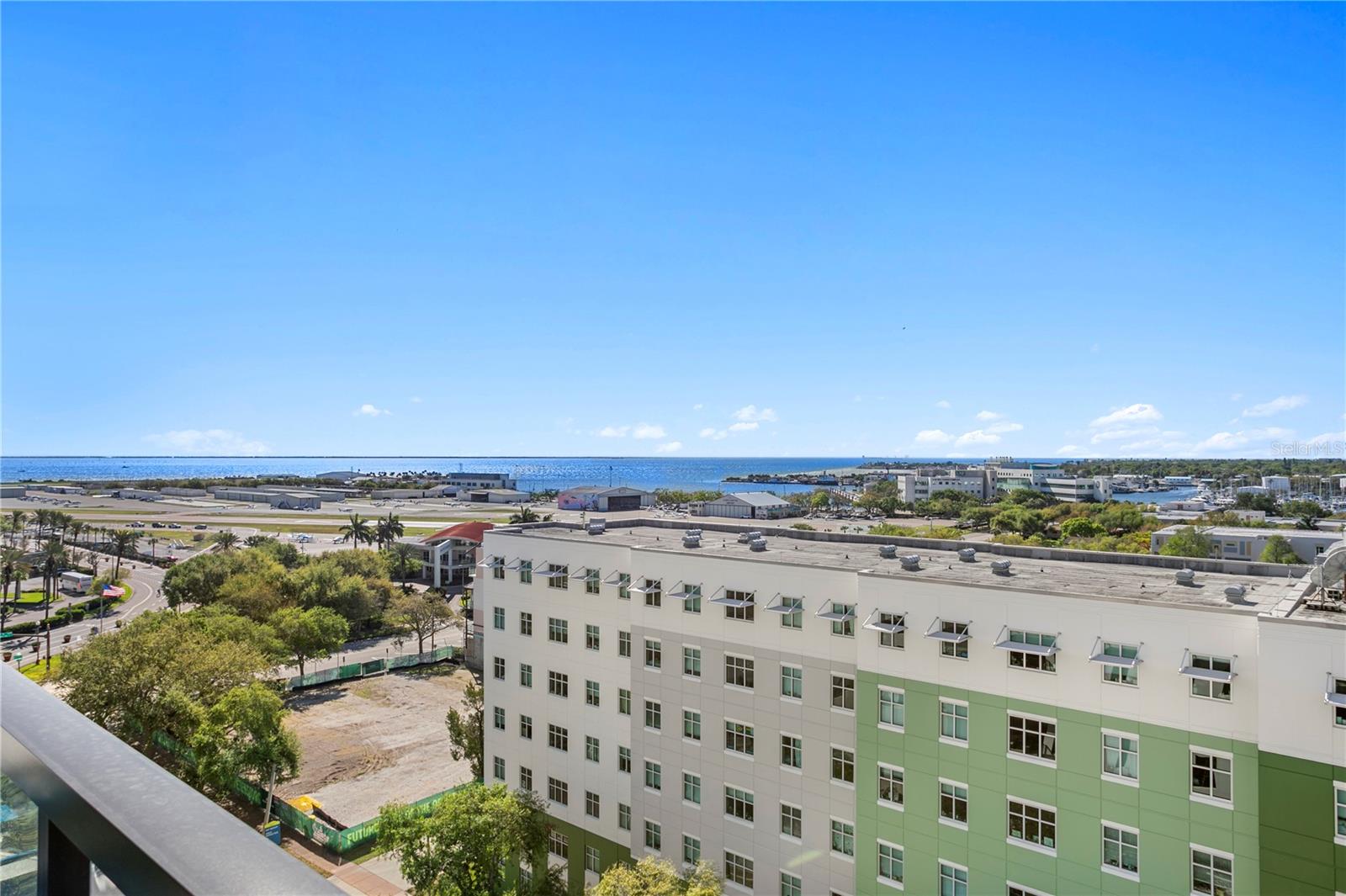 SALVADOR THE CONDO - Residential