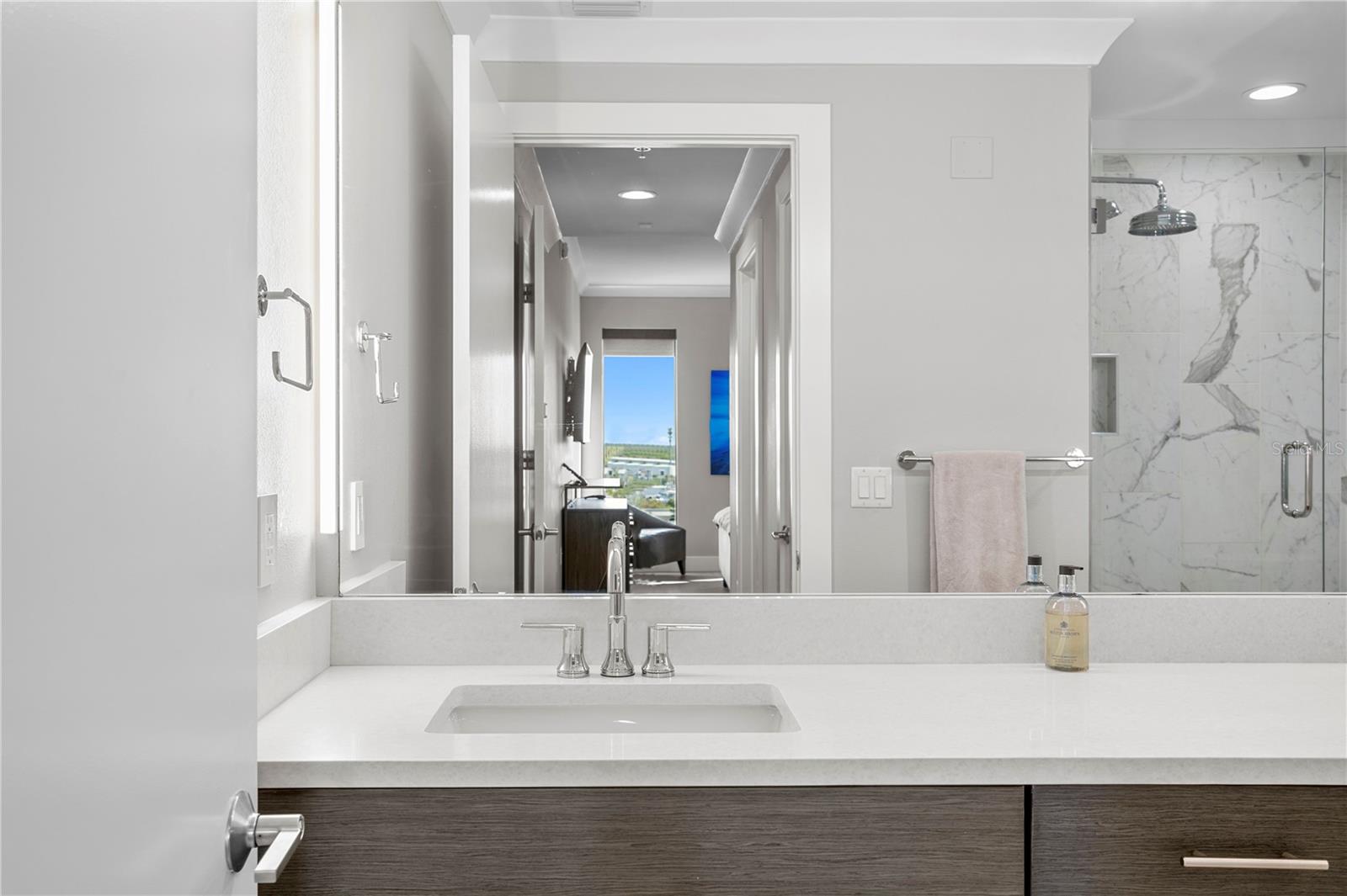 SALVADOR THE CONDO - Residential