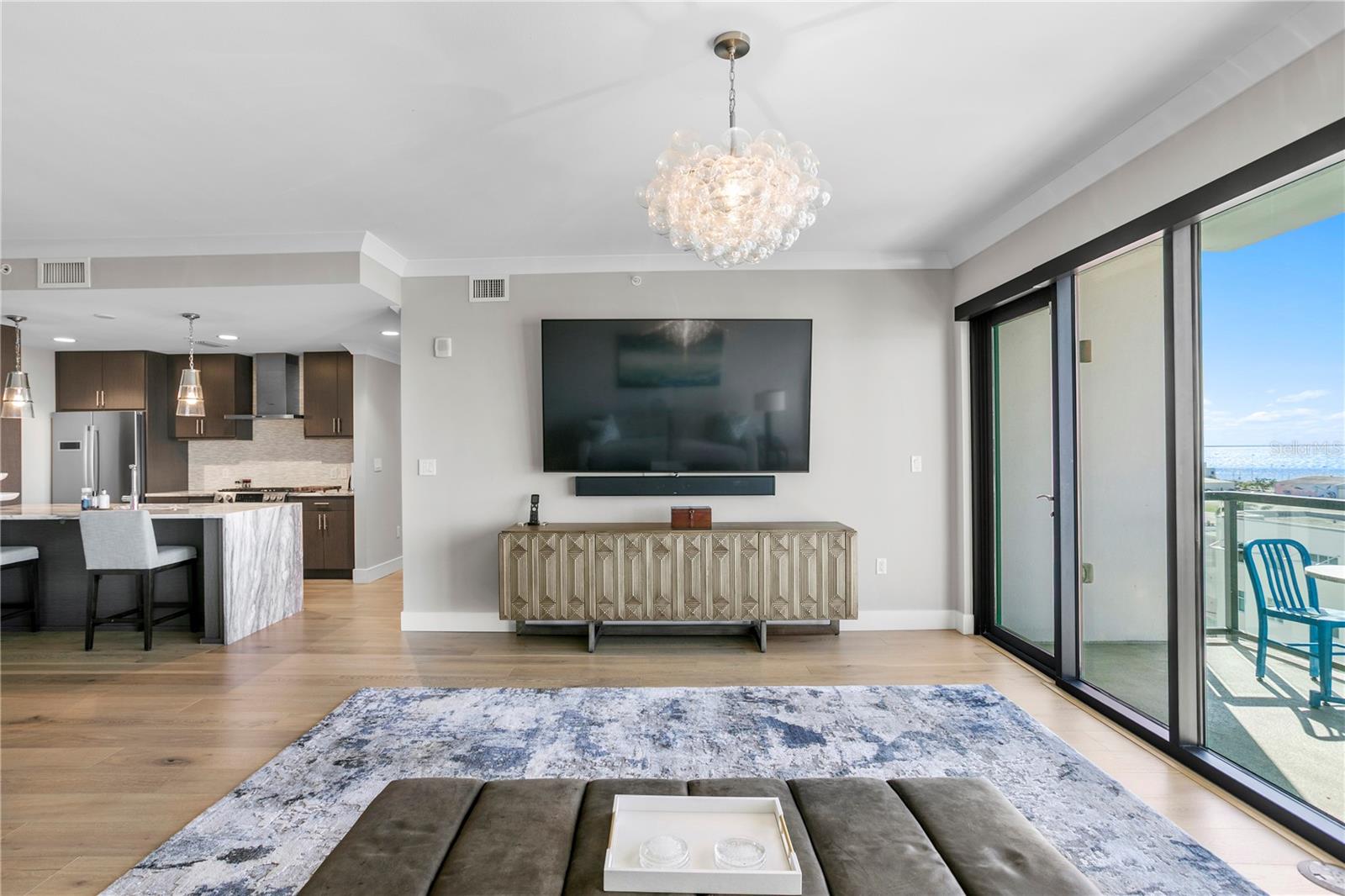 SALVADOR THE CONDO - Residential