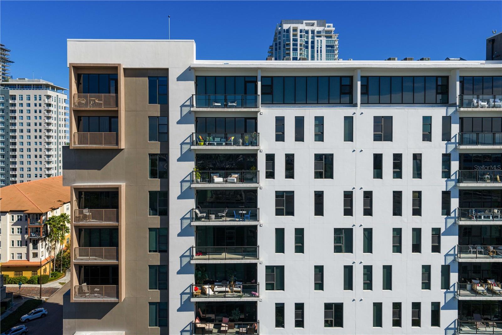 SALVADOR THE CONDO - Residential