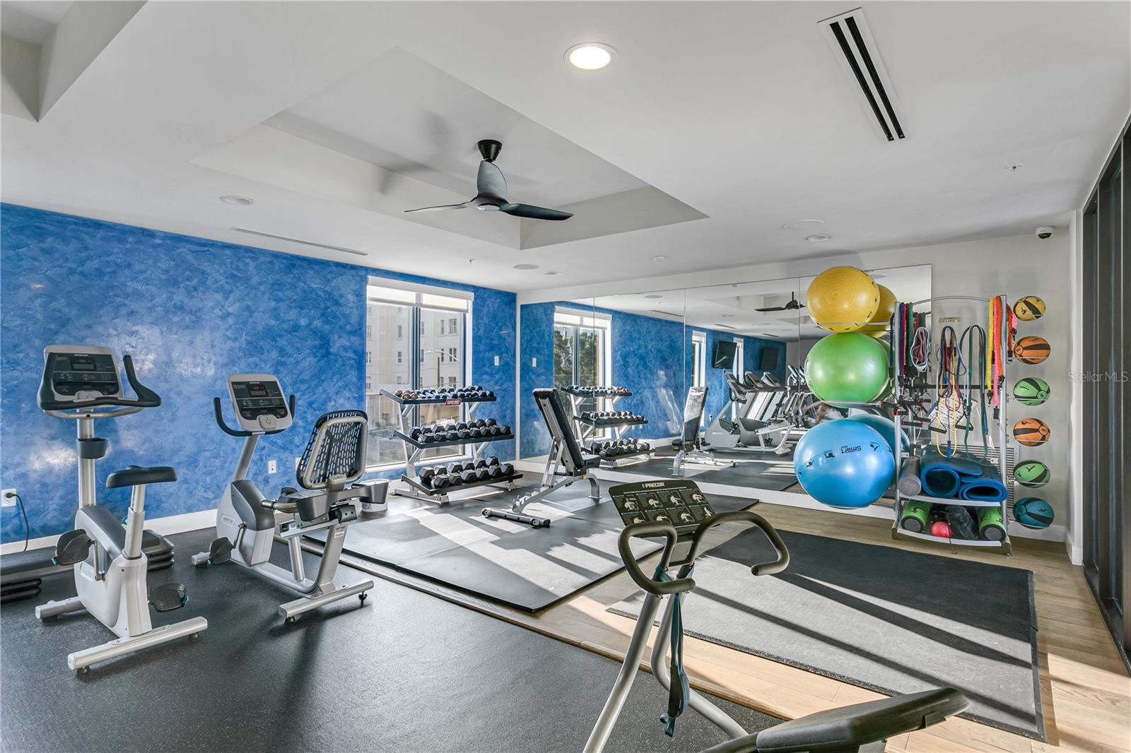 SALVADOR THE CONDO - Residential