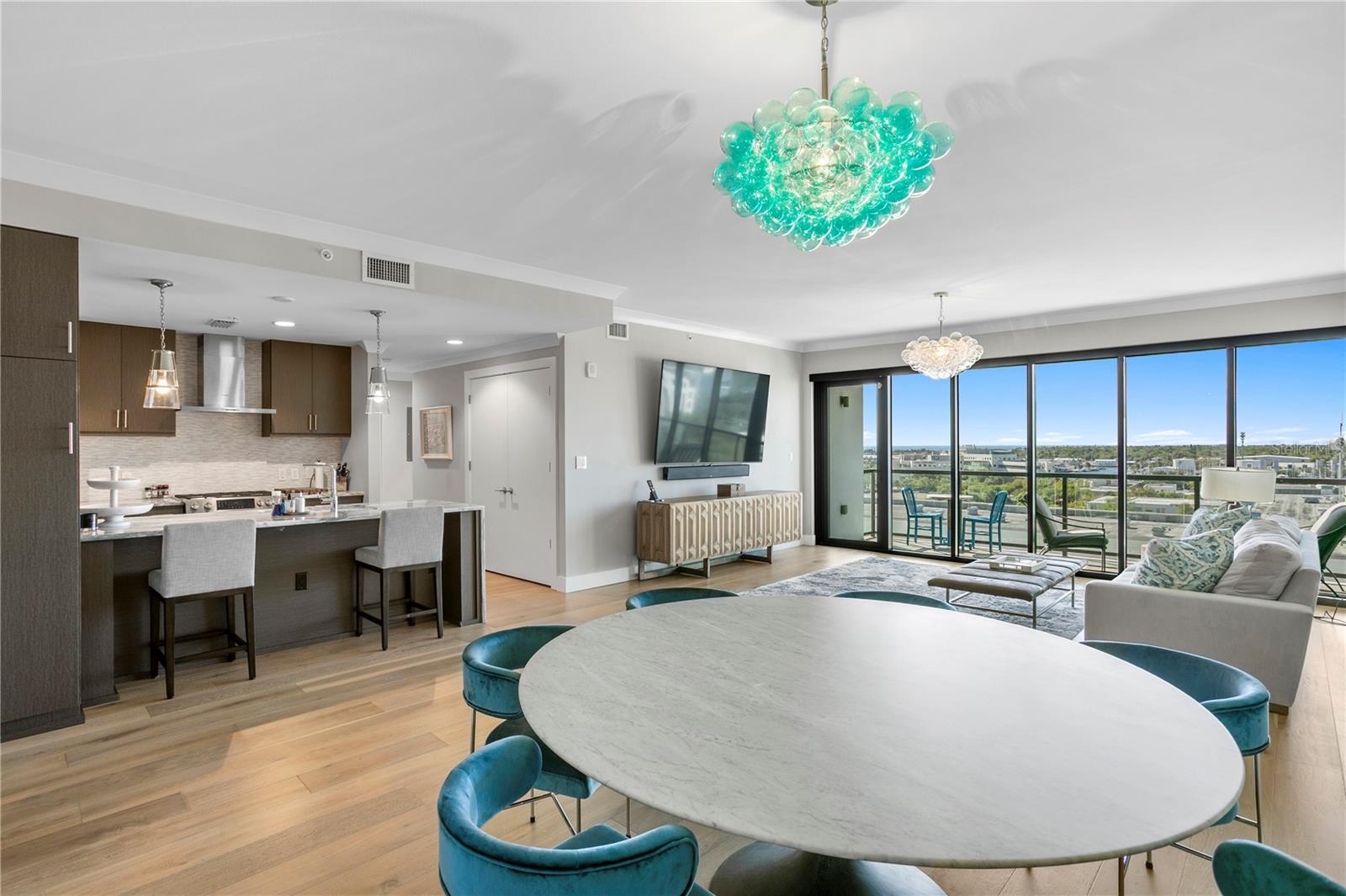 SALVADOR THE CONDO - Residential