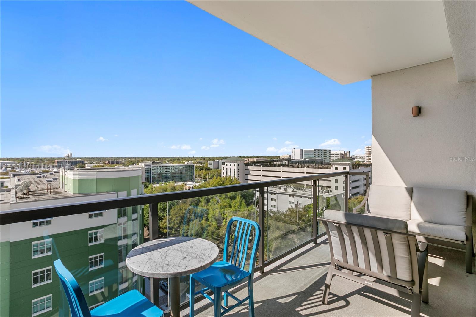 SALVADOR THE CONDO - Residential