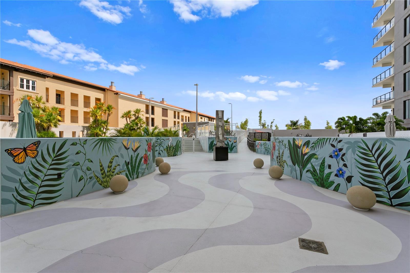 SALVADOR THE CONDO - Residential