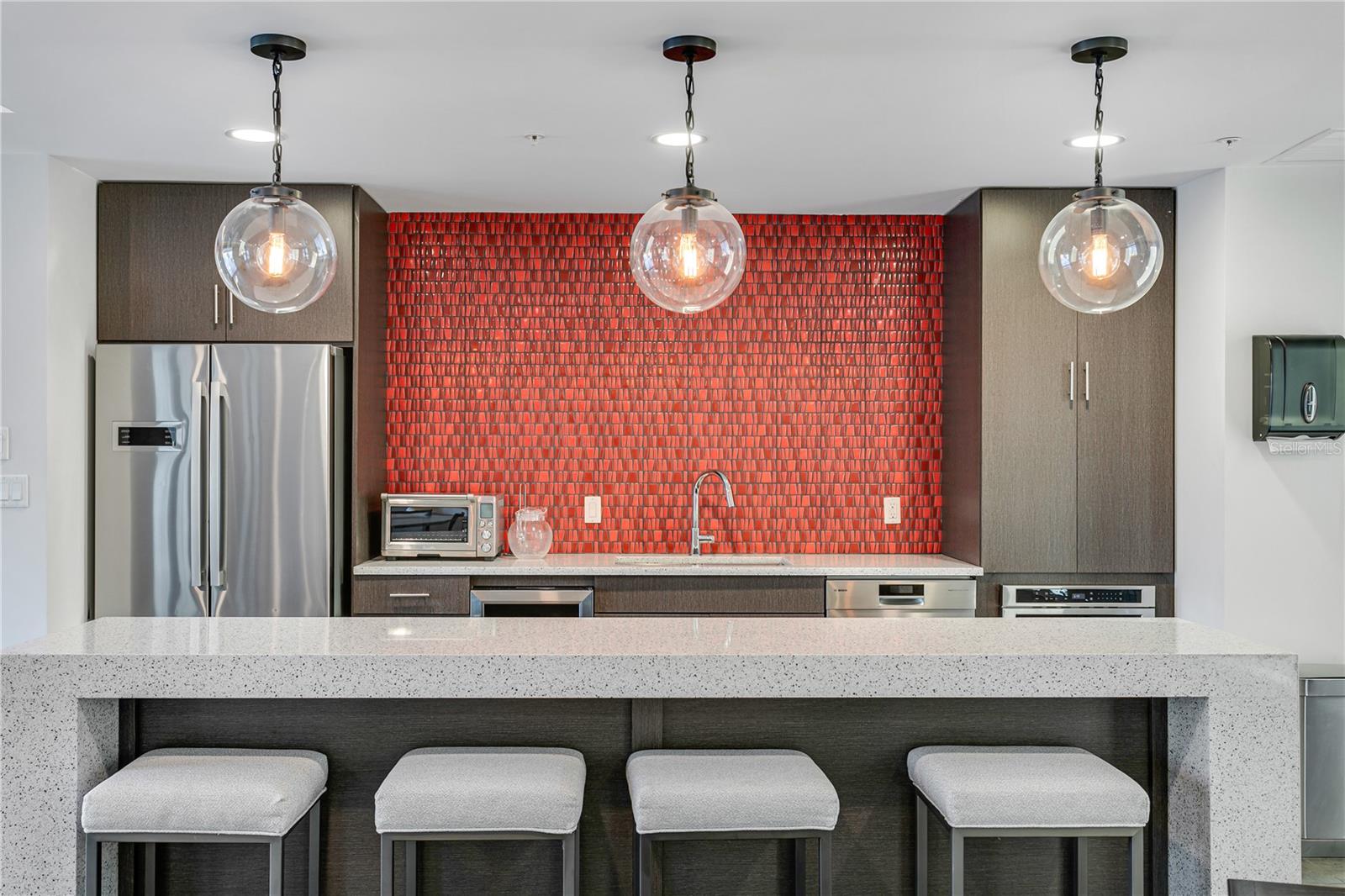 SALVADOR THE CONDO - Residential