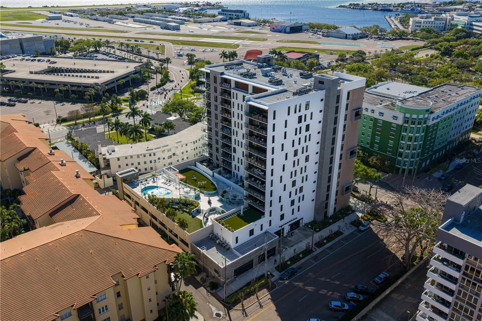 SALVADOR THE CONDO - Residential