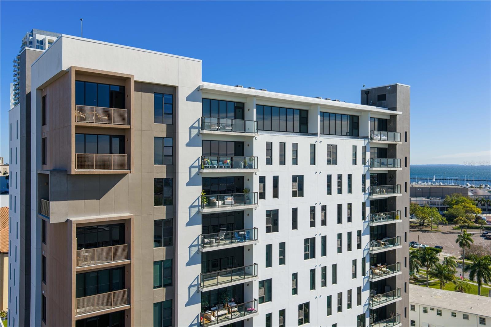 SALVADOR THE CONDO - Residential