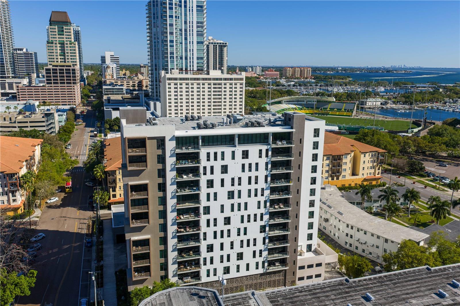 SALVADOR THE CONDO - Residential