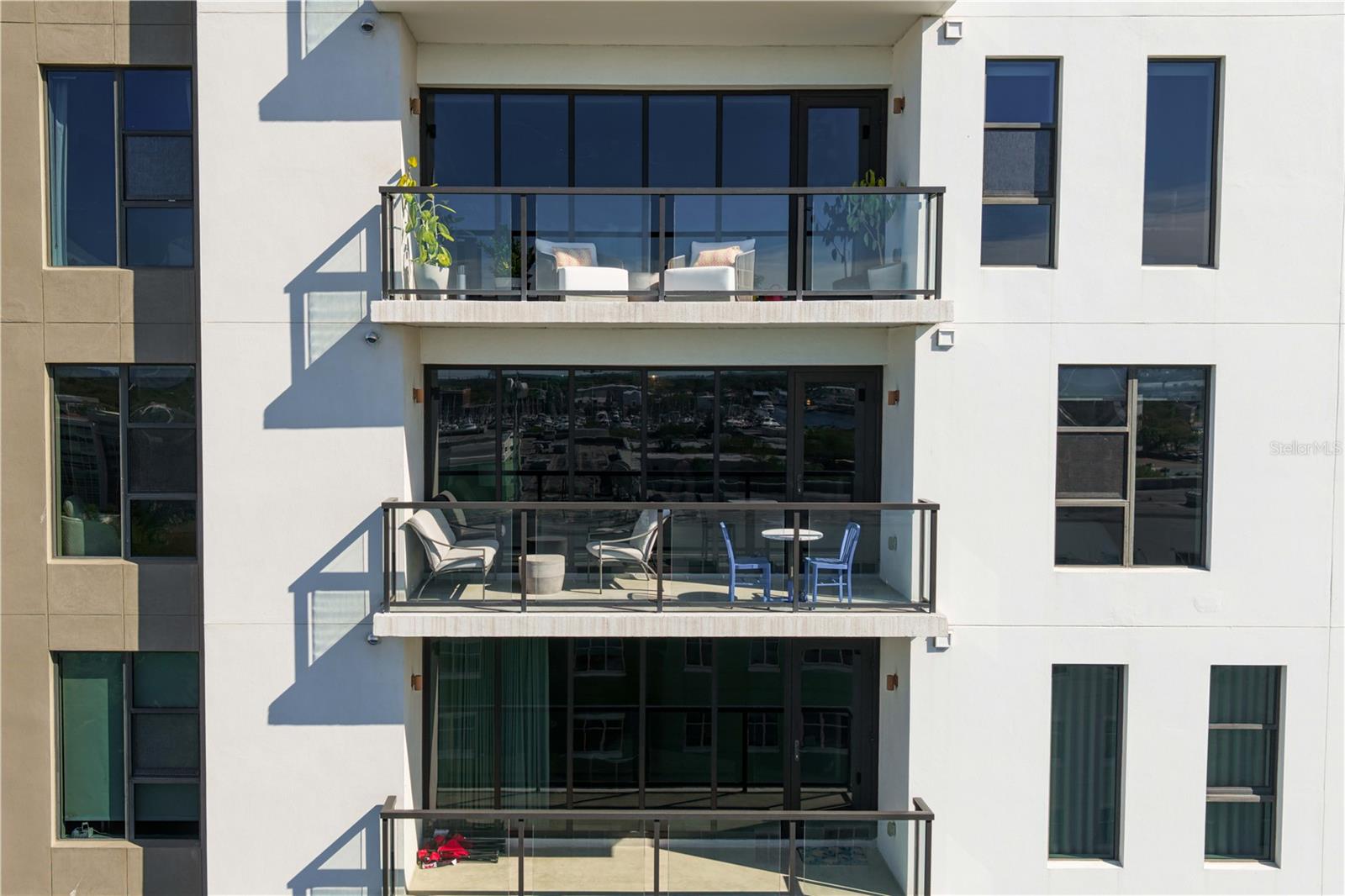 SALVADOR THE CONDO - Residential