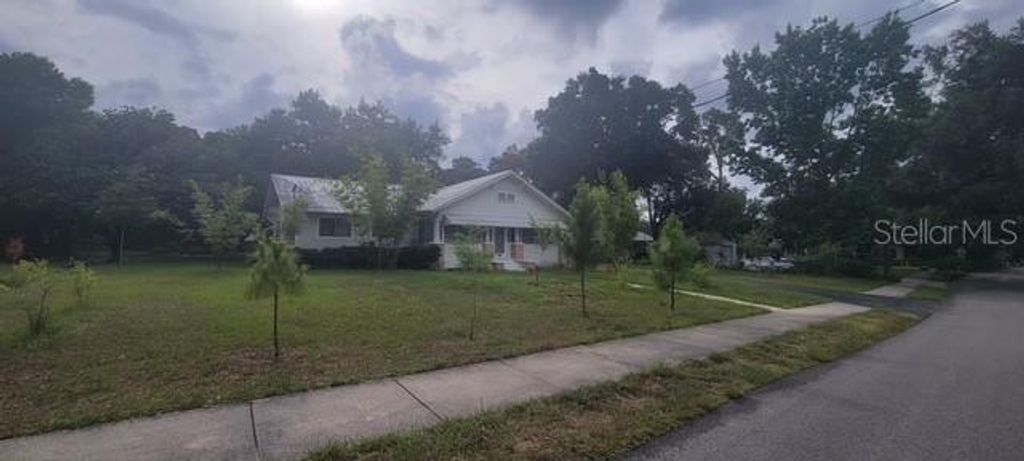 Photo of 7208 N 12th Street, Tampa, FL 33604 (MLS # TB8481902)