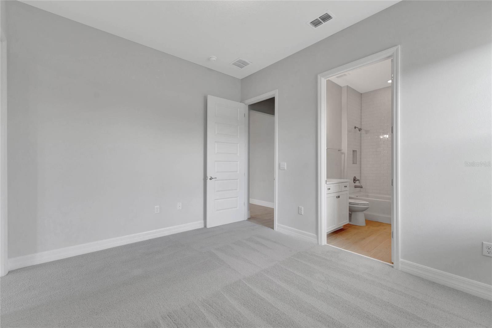 BUENA LAGO - Residential