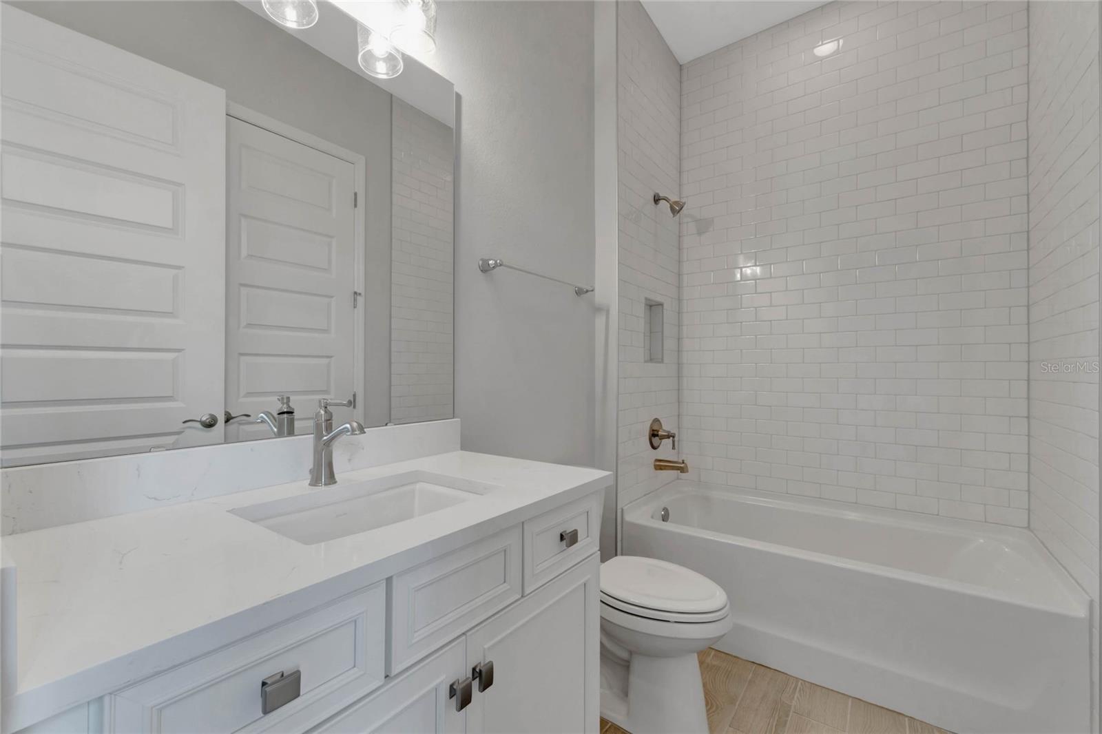 BUENA LAGO - Residential