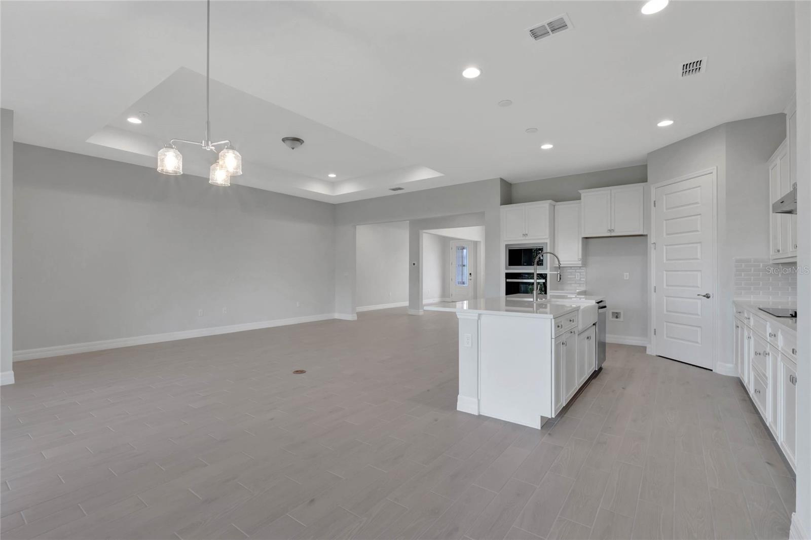 BUENA LAGO - Residential