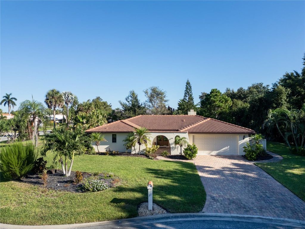 Photo of 37 Waterford Drive, Englewood, FL 34223 (MLS # N6140770)