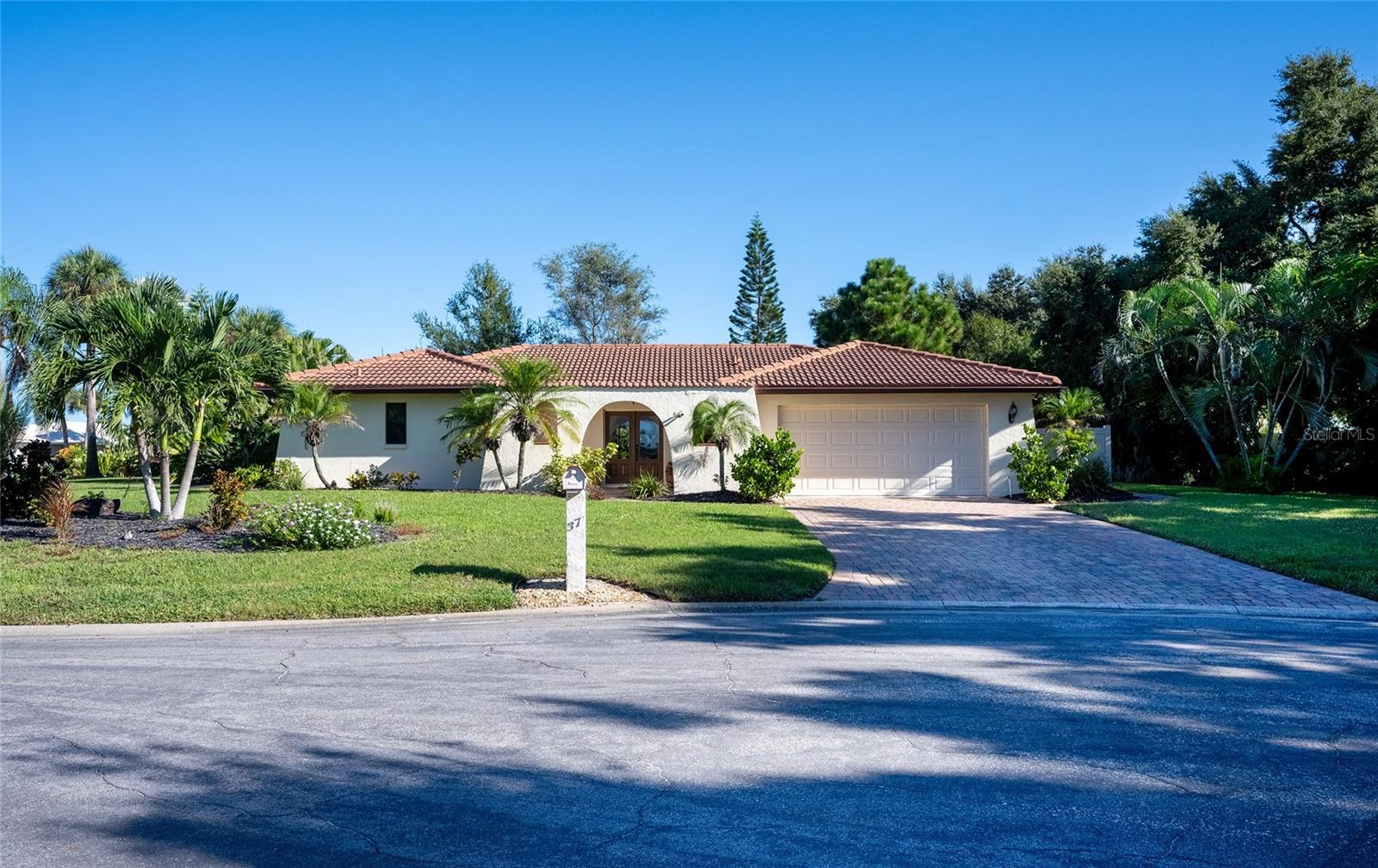 ENGLEWOOD ISLES SUB - Residential