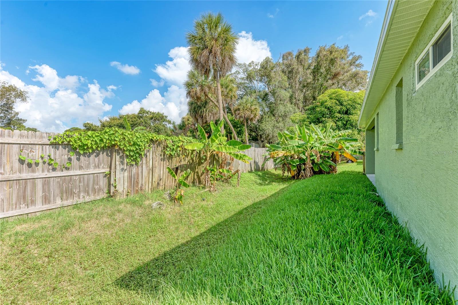 PALMS OF HOLIDAY HEIGHTS - Residential Lease