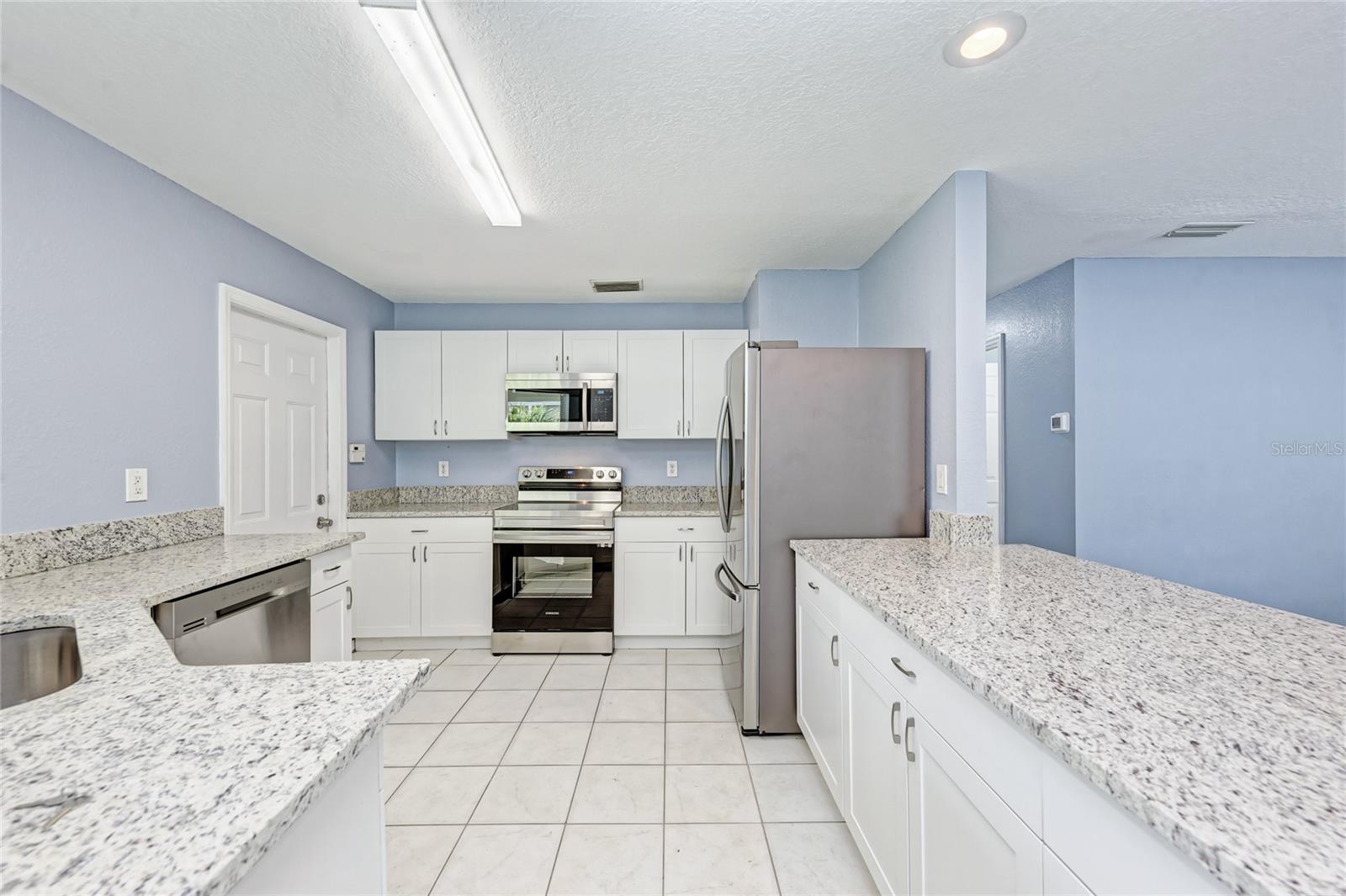 PALMS OF HOLIDAY HEIGHTS - Residential Lease