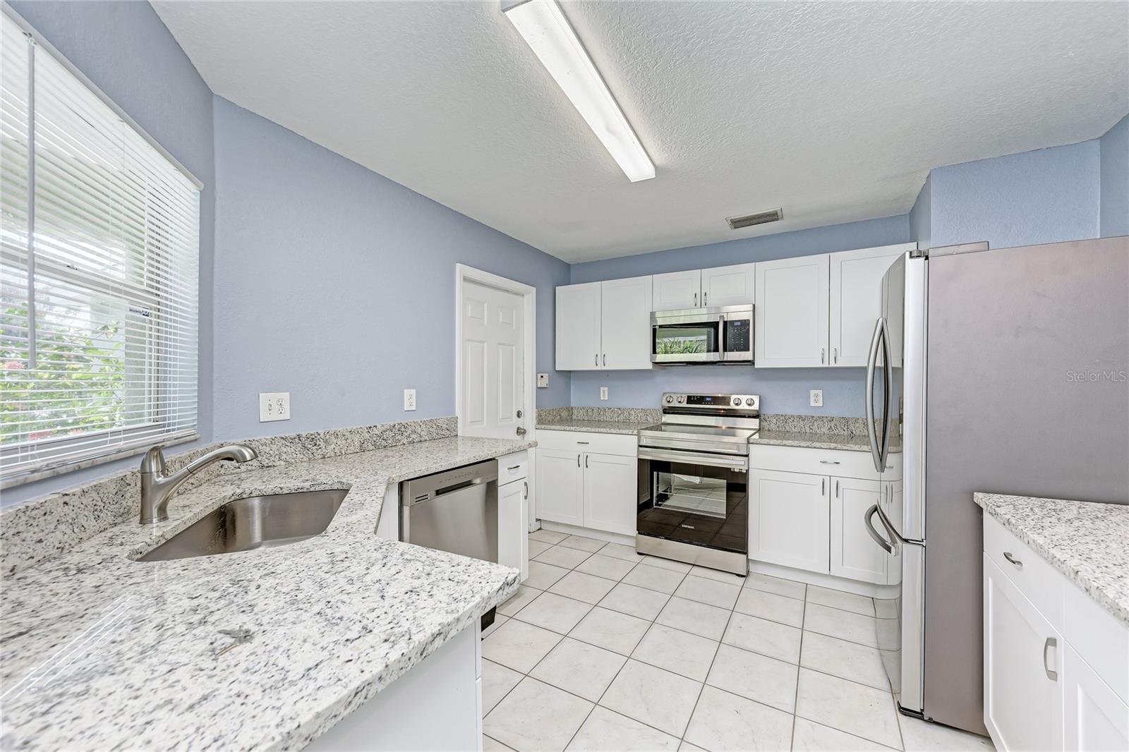 PALMS OF HOLIDAY HEIGHTS - Residential Lease